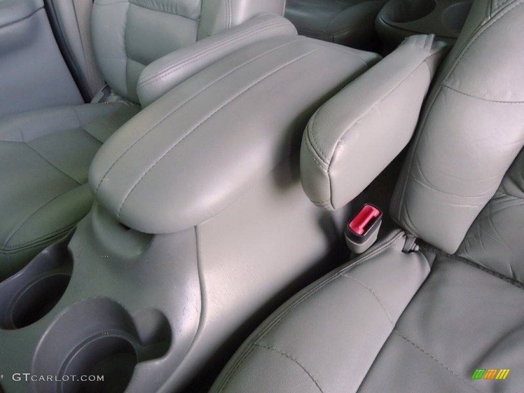 1998 Navigator  - Black / Medium Graphite photo #17