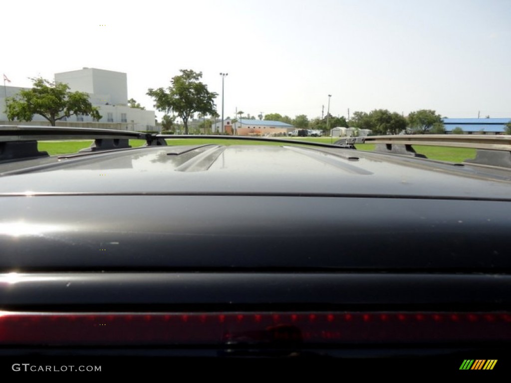 1998 Navigator  - Black / Medium Graphite photo #18