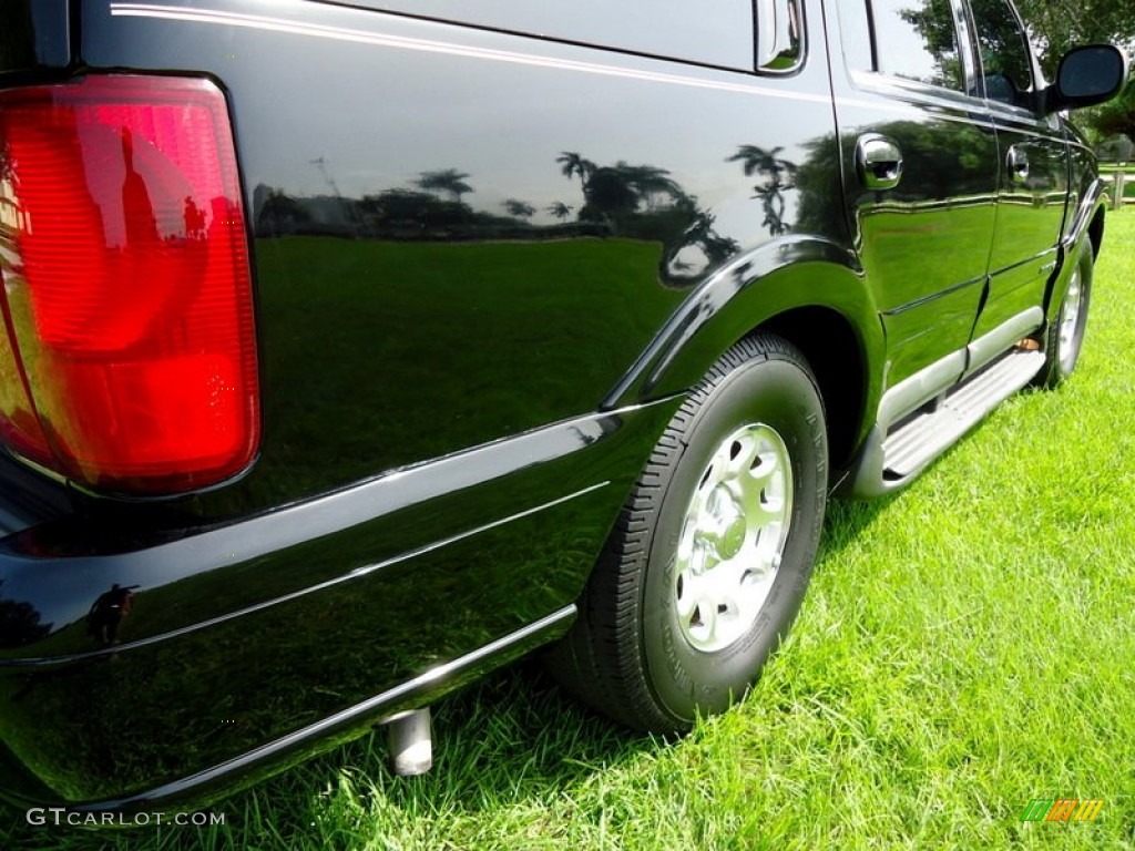 1998 Navigator  - Black / Medium Graphite photo #21