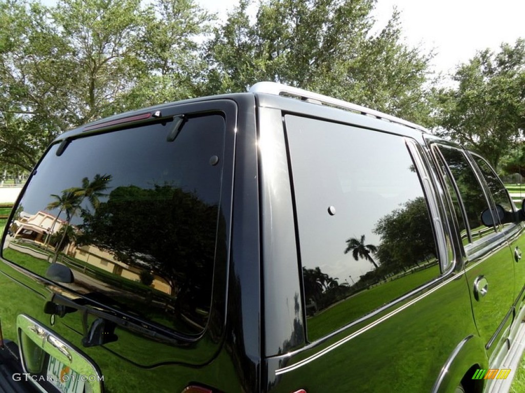 1998 Navigator  - Black / Medium Graphite photo #22