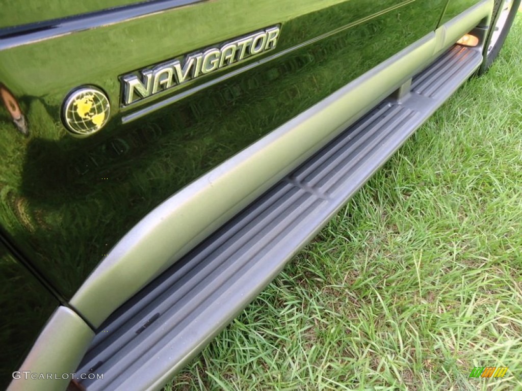 1998 Navigator  - Black / Medium Graphite photo #25