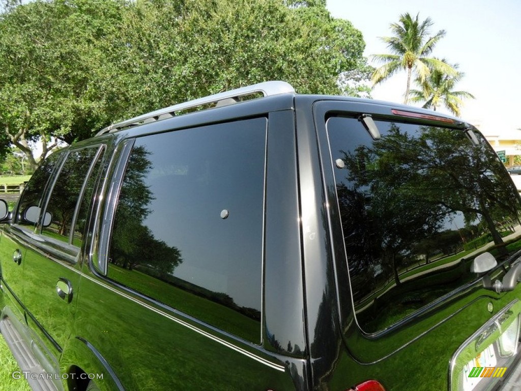 1998 Navigator  - Black / Medium Graphite photo #27