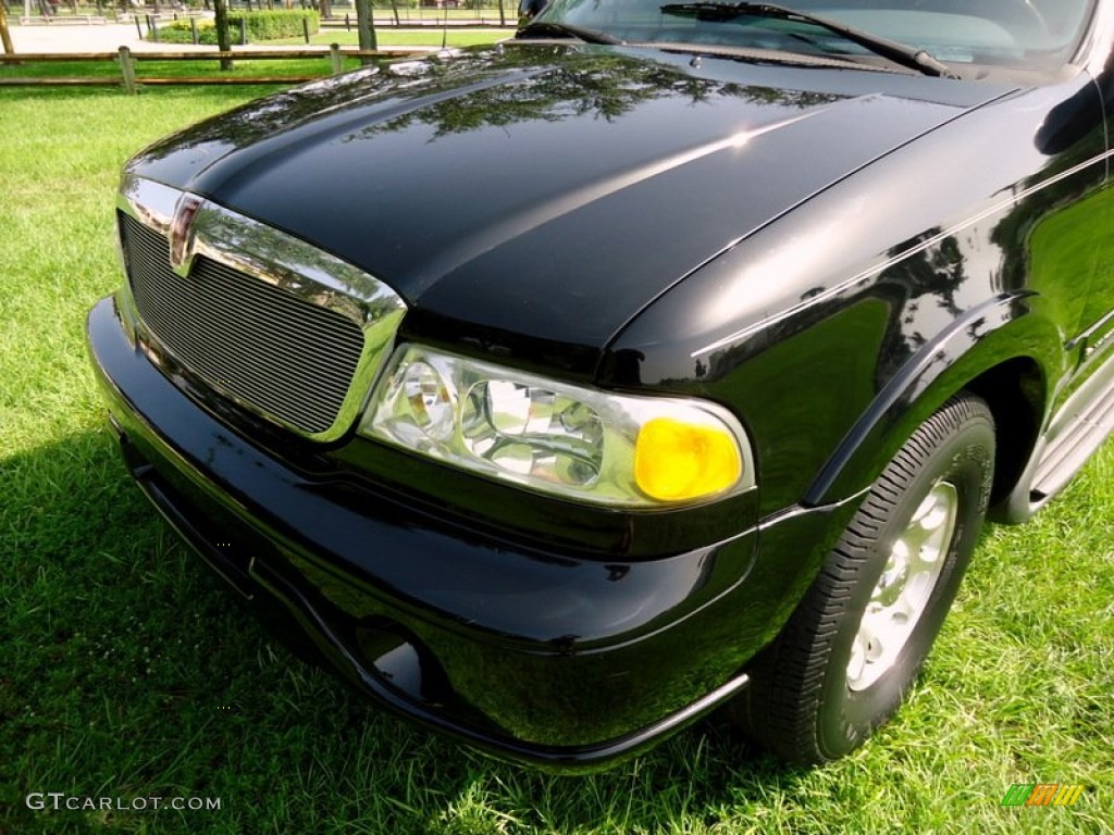 1998 Navigator  - Black / Medium Graphite photo #28