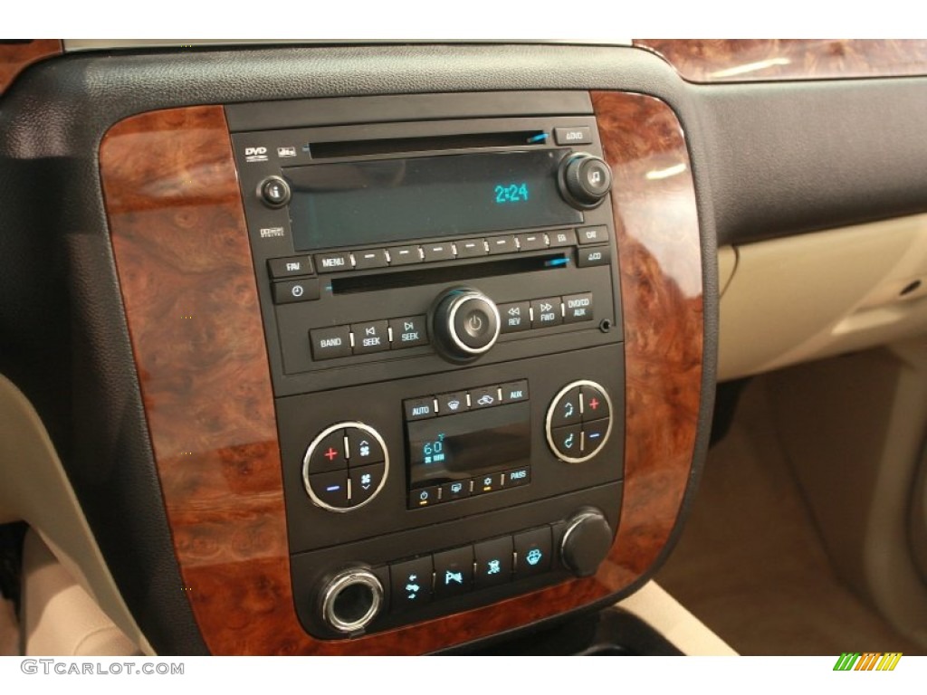 2007 Chevrolet Suburban 1500 LTZ 4x4 Controls Photo #68704184