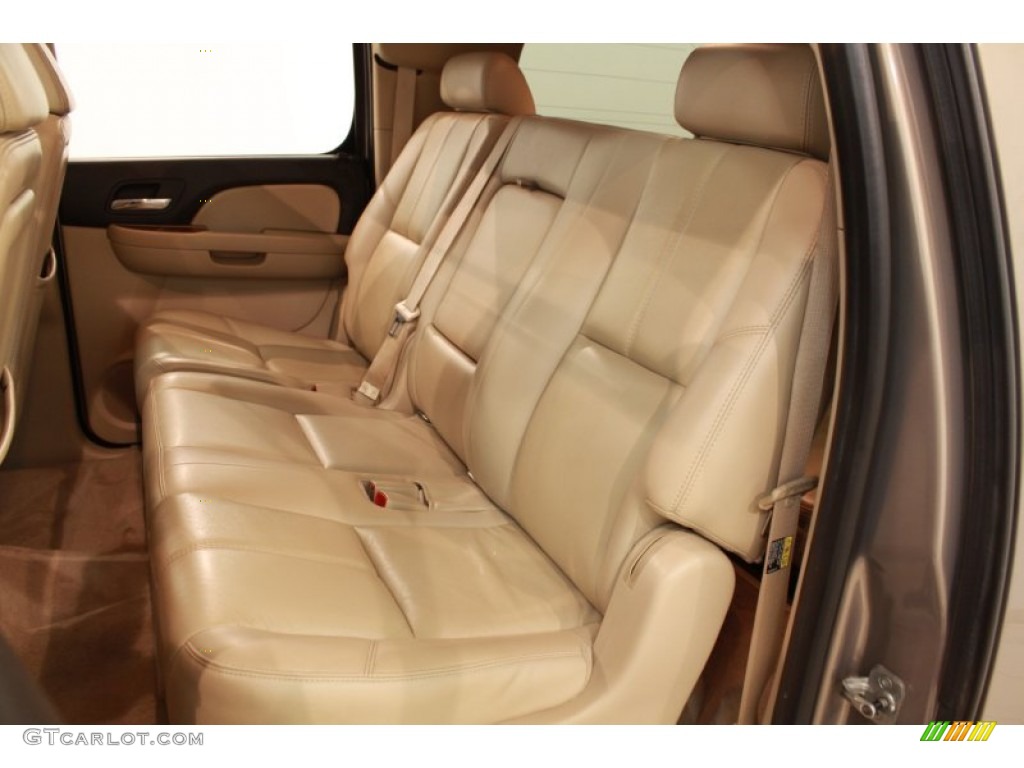 Light Cashmere/Ebony Interior 2007 Chevrolet Suburban 1500 LTZ 4x4 Photo #68704210