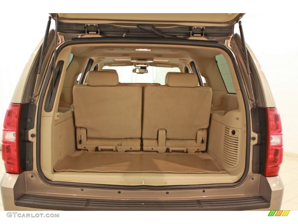 2007 Chevrolet Suburban 1500 LTZ 4x4 Trunk Photo #68704249