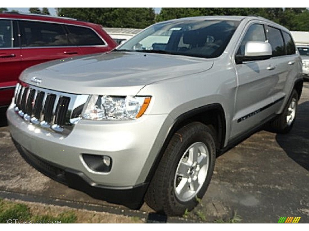 2013 Grand Cherokee Laredo 4x4 - Bright Silver Metallic / Black photo #1