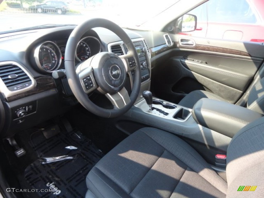 2013 Grand Cherokee Laredo 4x4 - Bright Silver Metallic / Black photo #5