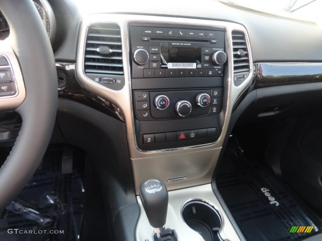 2013 Grand Cherokee Laredo 4x4 - Bright Silver Metallic / Black photo #7