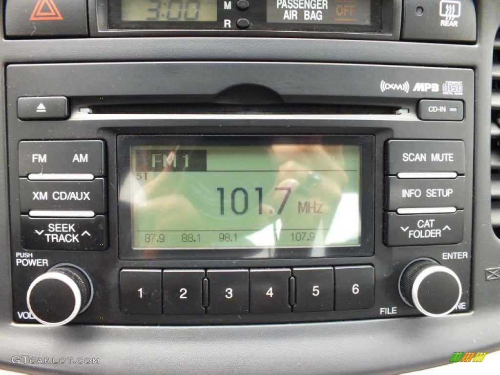 2009 Hyundai Accent GLS 4 Door Audio System Photo #68709655