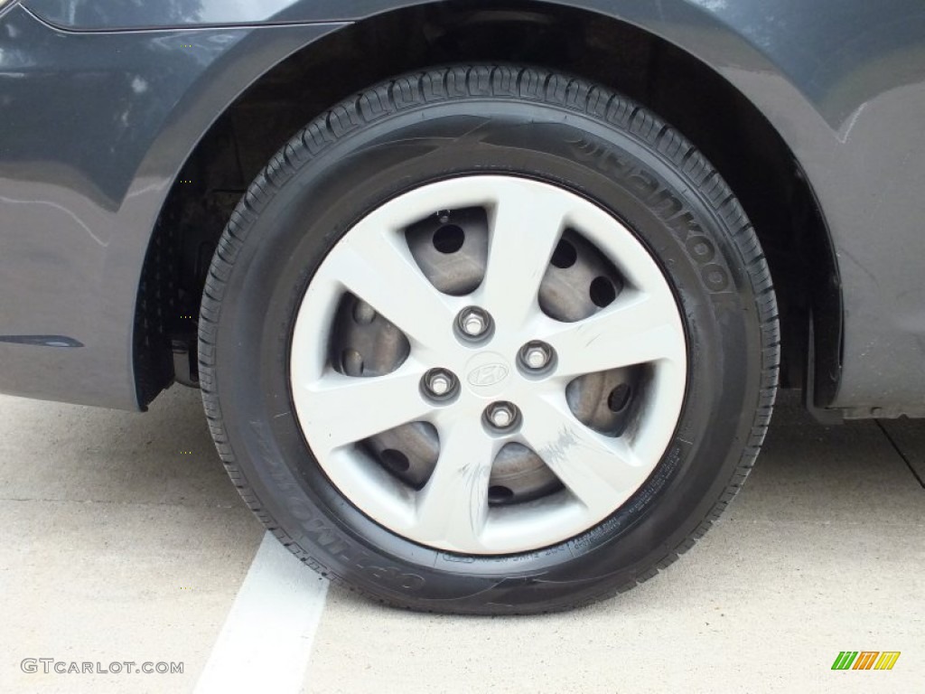 2009 Hyundai Accent GLS 4 Door Wheel Photo #68709730