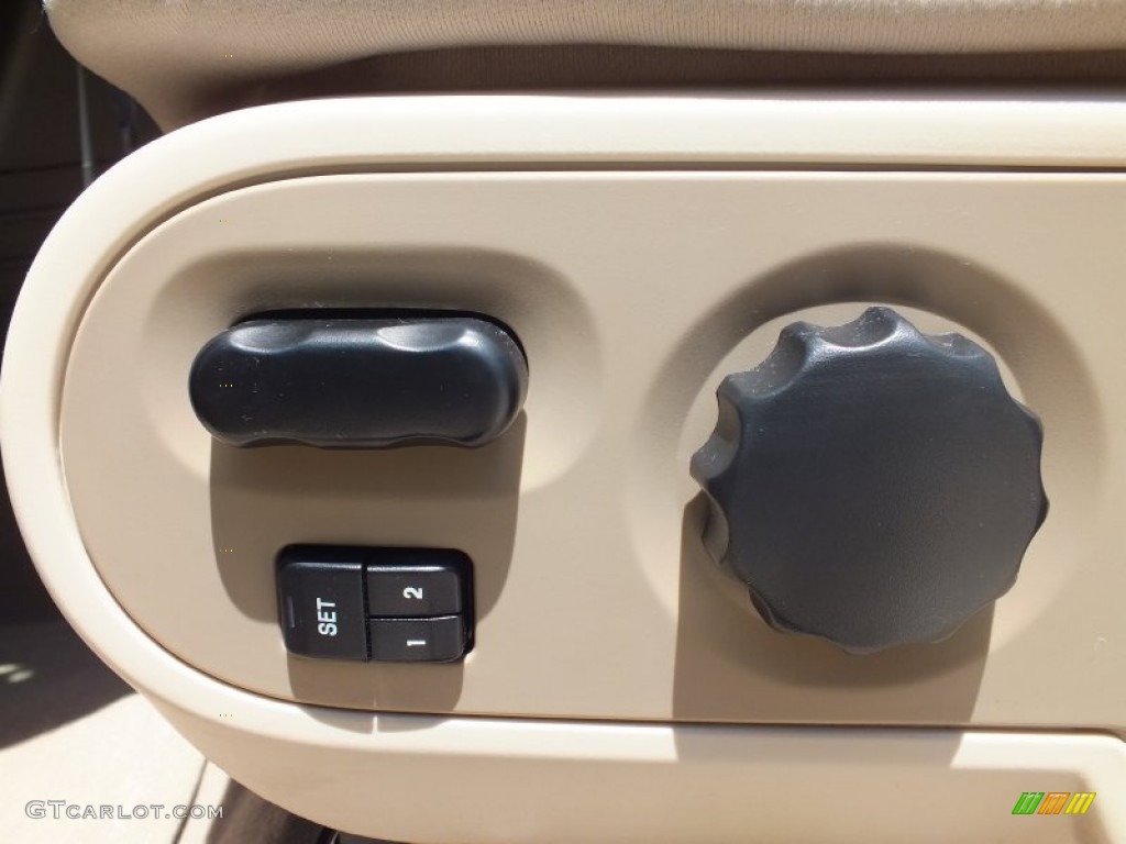 2007 Lincoln Mark LT SuperCrew Controls Photo #68712058
