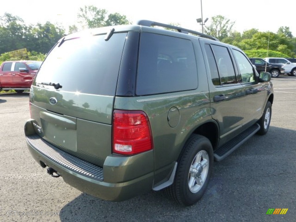 2004 Explorer XLT 4x4 - Estate Green Metallic / Medium Parchment photo #2