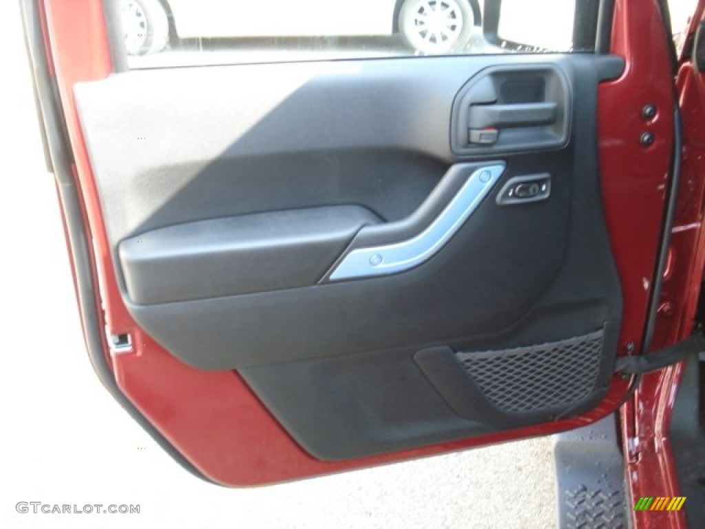2013 Jeep Wrangler Unlimited Sahara 4x4 Black Door Panel Photo #68713069