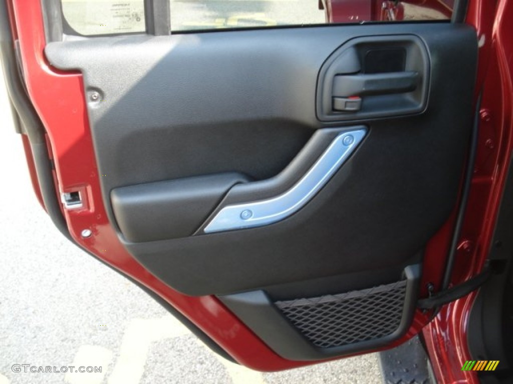 2013 Jeep Wrangler Unlimited Sahara 4x4 Black Door Panel Photo #68713085