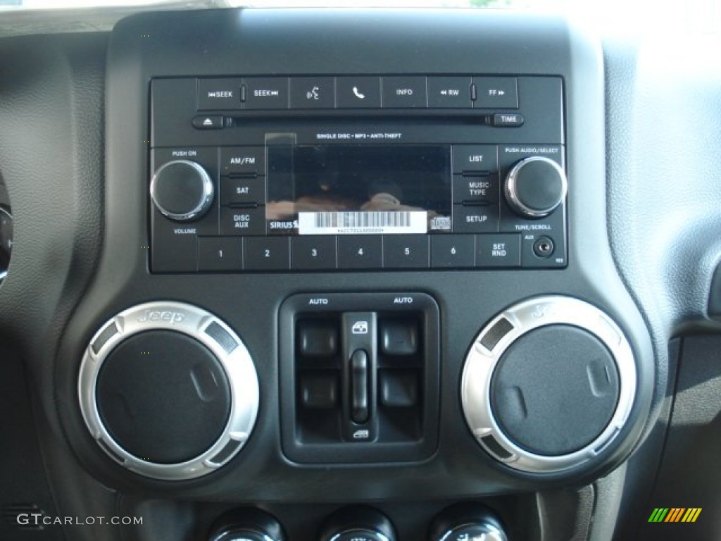 2013 Jeep Wrangler Unlimited Sahara 4x4 Controls Photo #68713126