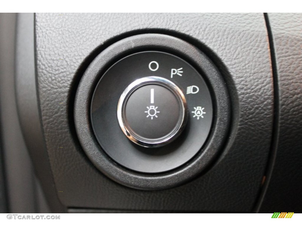 2011 Ford Taurus Limited Controls Photo #68715475