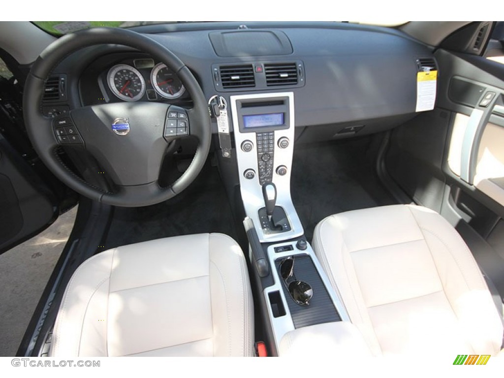 2013 Volvo C70 T5 Calcite/Off Black Dashboard Photo #68715933