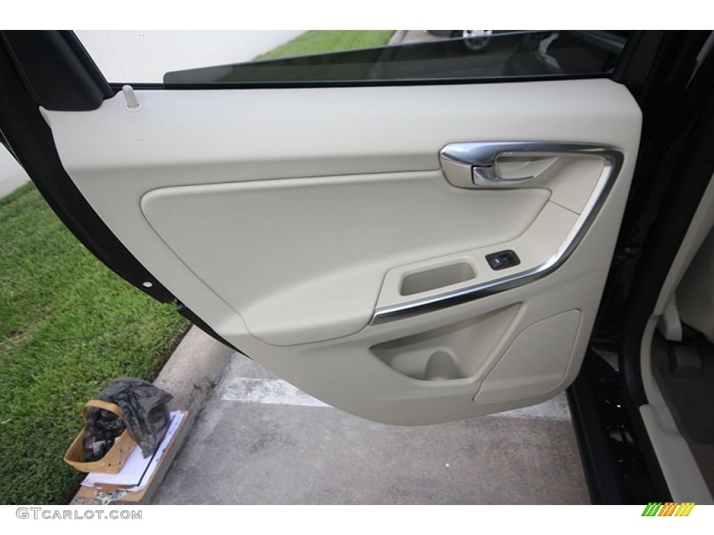 2013 Volvo XC60 3.2 Sandstone Door Panel Photo #68716279