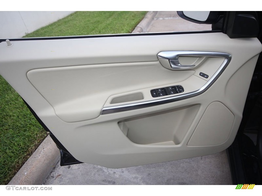 2013 Volvo XC60 3.2 Sandstone Door Panel Photo #68716438