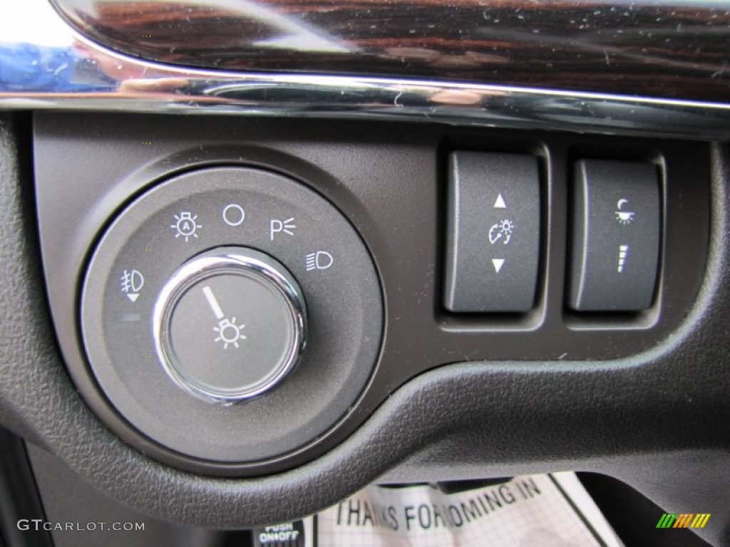 2011 Lincoln MKS AWD Controls Photo #68717140