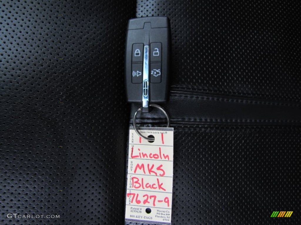 2011 Lincoln MKS AWD Keys Photos