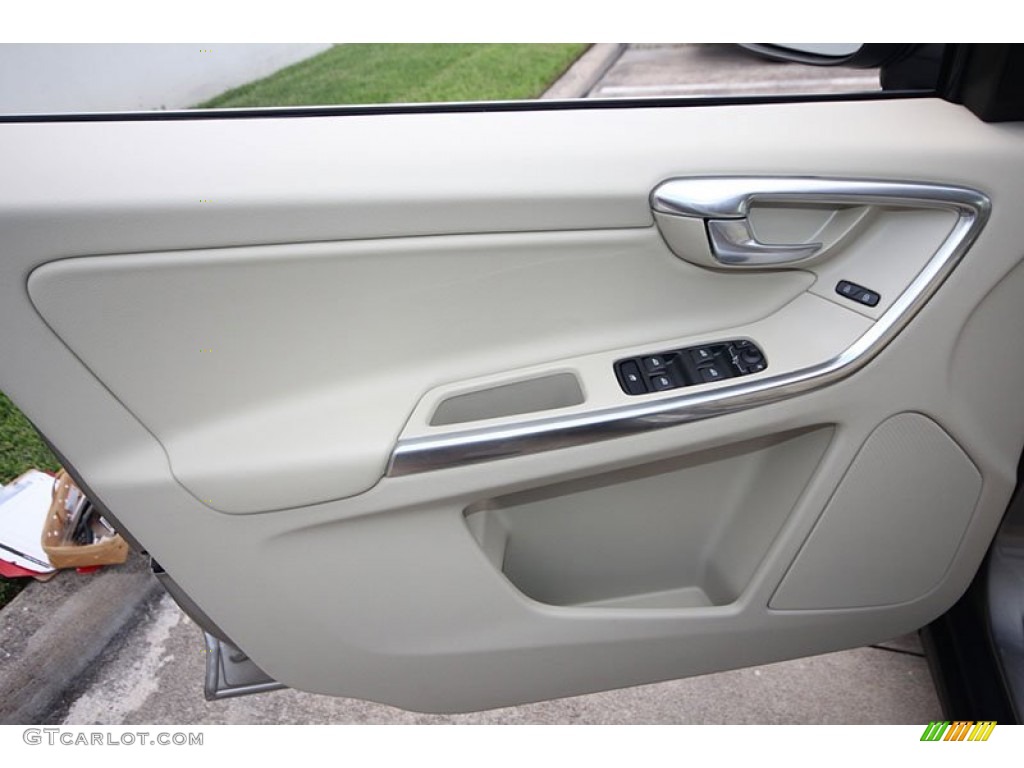 2013 Volvo XC60 3.2 Sandstone Door Panel Photo #68717521