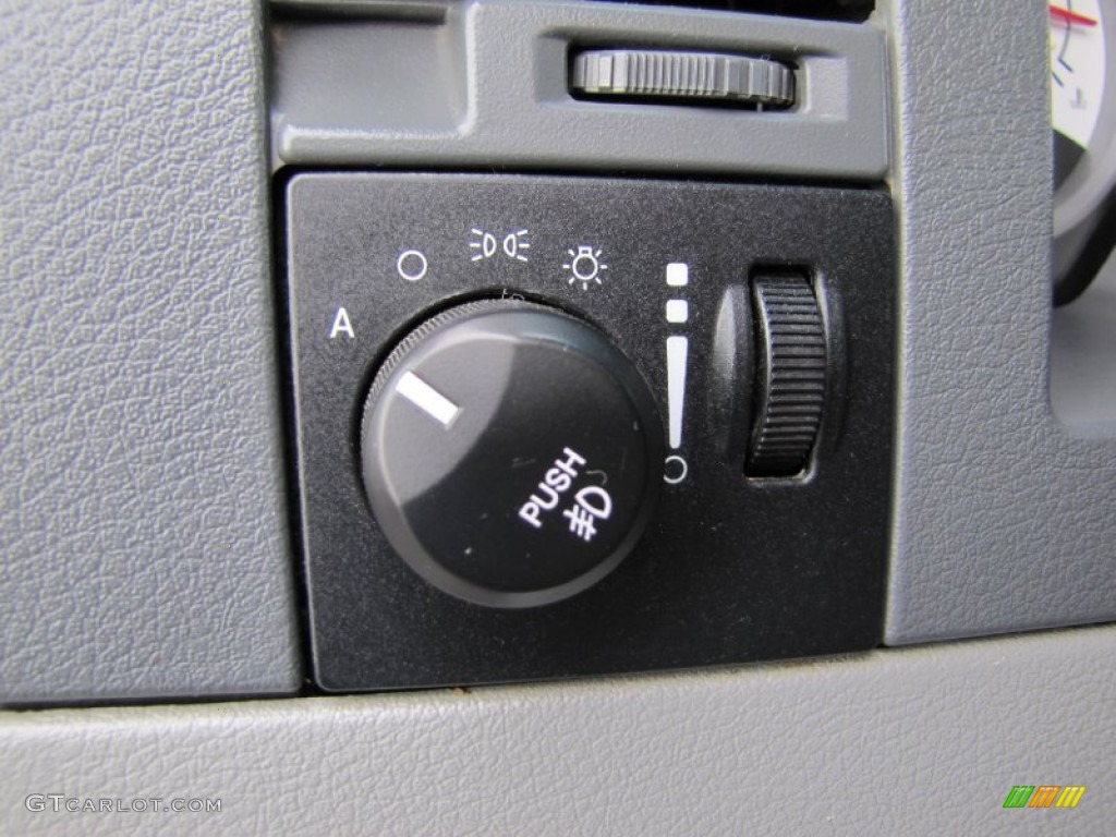 2009 Dodge Durango SLT 4x4 Controls Photo #68717713