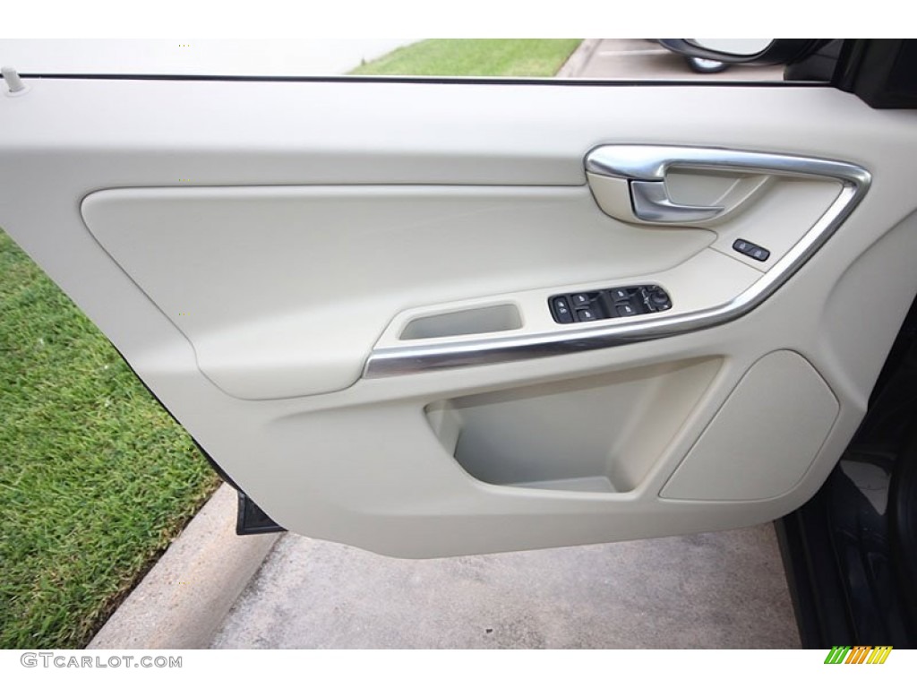 2013 Volvo XC60 3.2 Sandstone Door Panel Photo #68717728