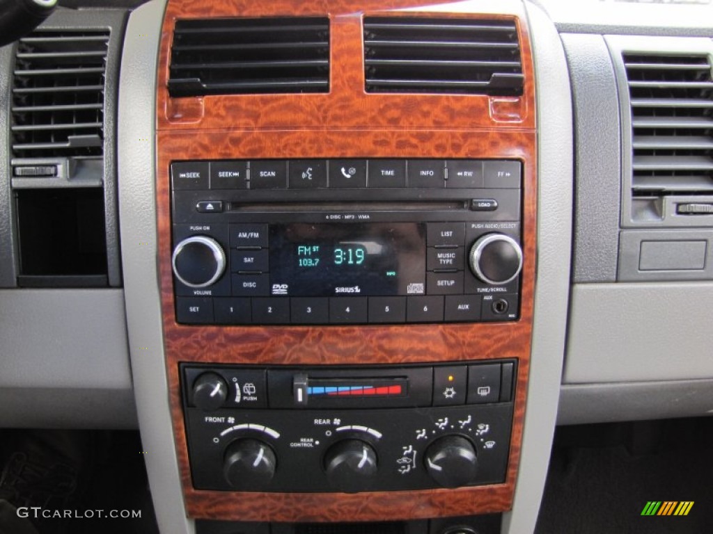 2009 Dodge Durango SLT 4x4 Controls Photo #68717740