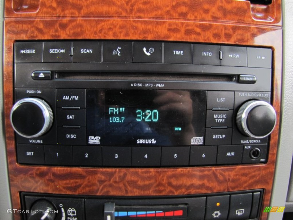 2009 Dodge Durango SLT 4x4 Audio System Photos