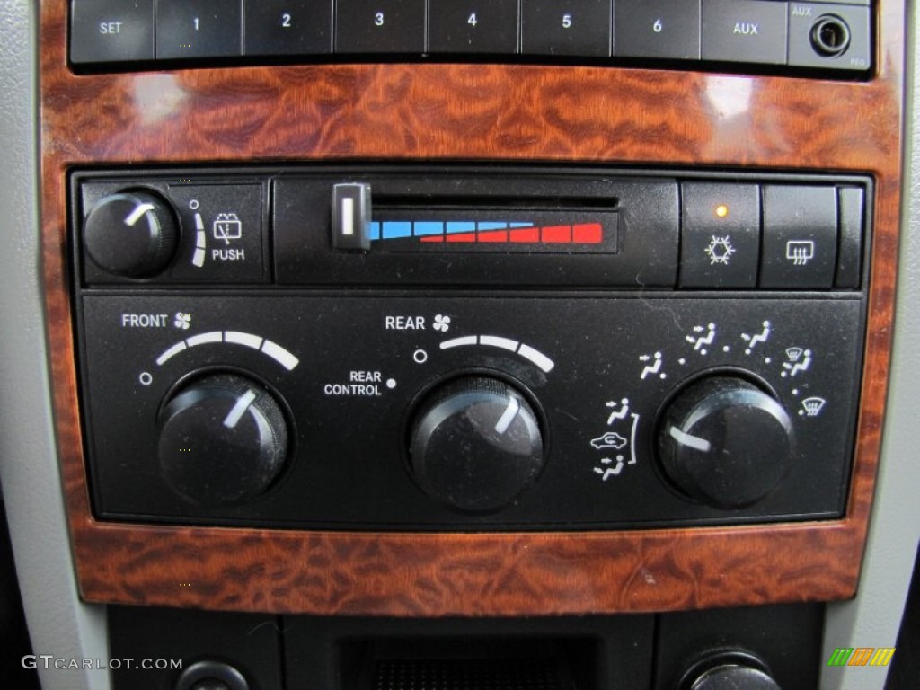 2009 Dodge Durango SLT 4x4 Controls Photo #68717758