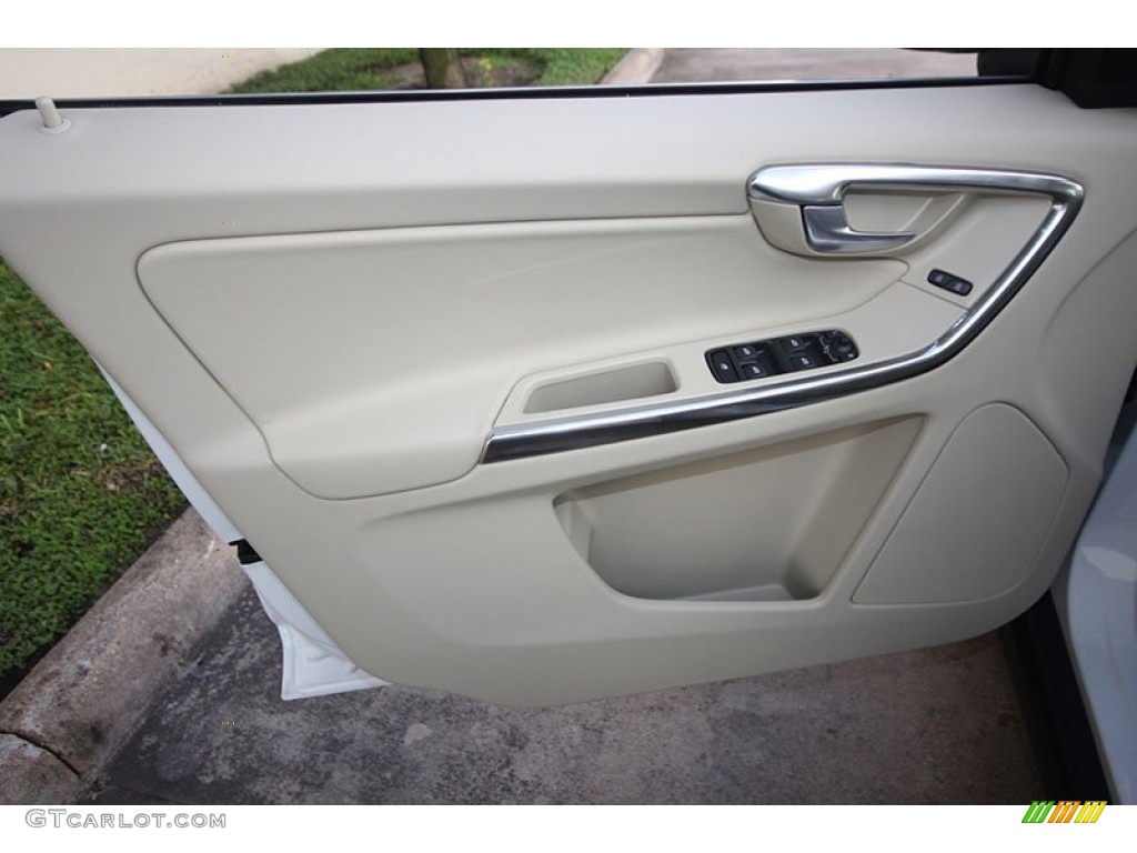 2013 Volvo XC60 T6 AWD Sandstone Door Panel Photo #68718604