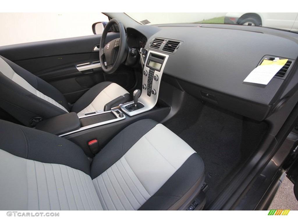 Off Black/Blonde Interior 2013 Volvo C30 T5 Photo #68719351