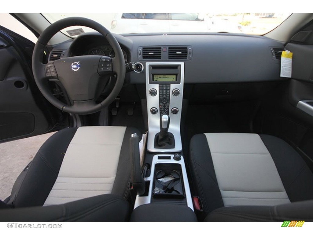 2013 Volvo C30 T5 Off Black/Blonde Dashboard Photo #68719486