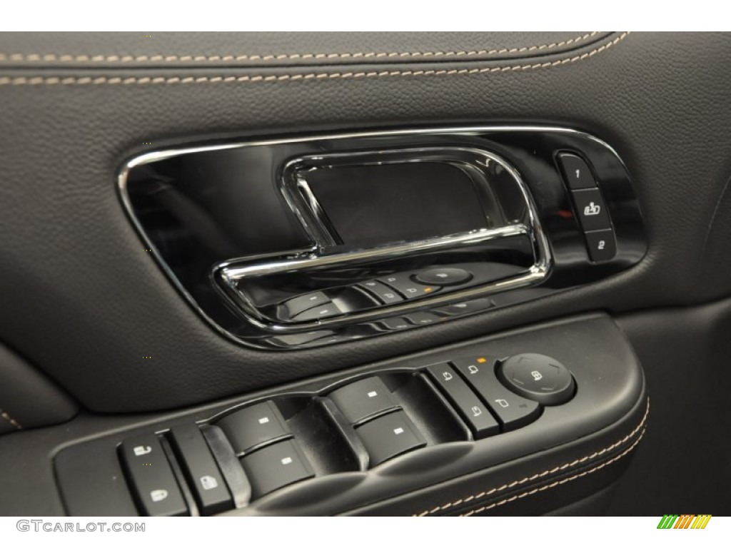 2013 Cadillac Escalade Platinum AWD Controls Photo #68728567
