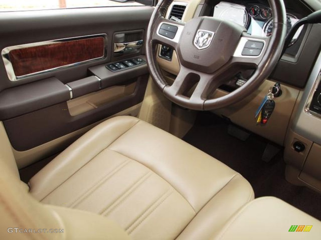 2009 Ram 1500 Laramie Crew Cab 4x4 - Brilliant Black Crystal Pearl / Light Pebble Beige/Bark Brown photo #11