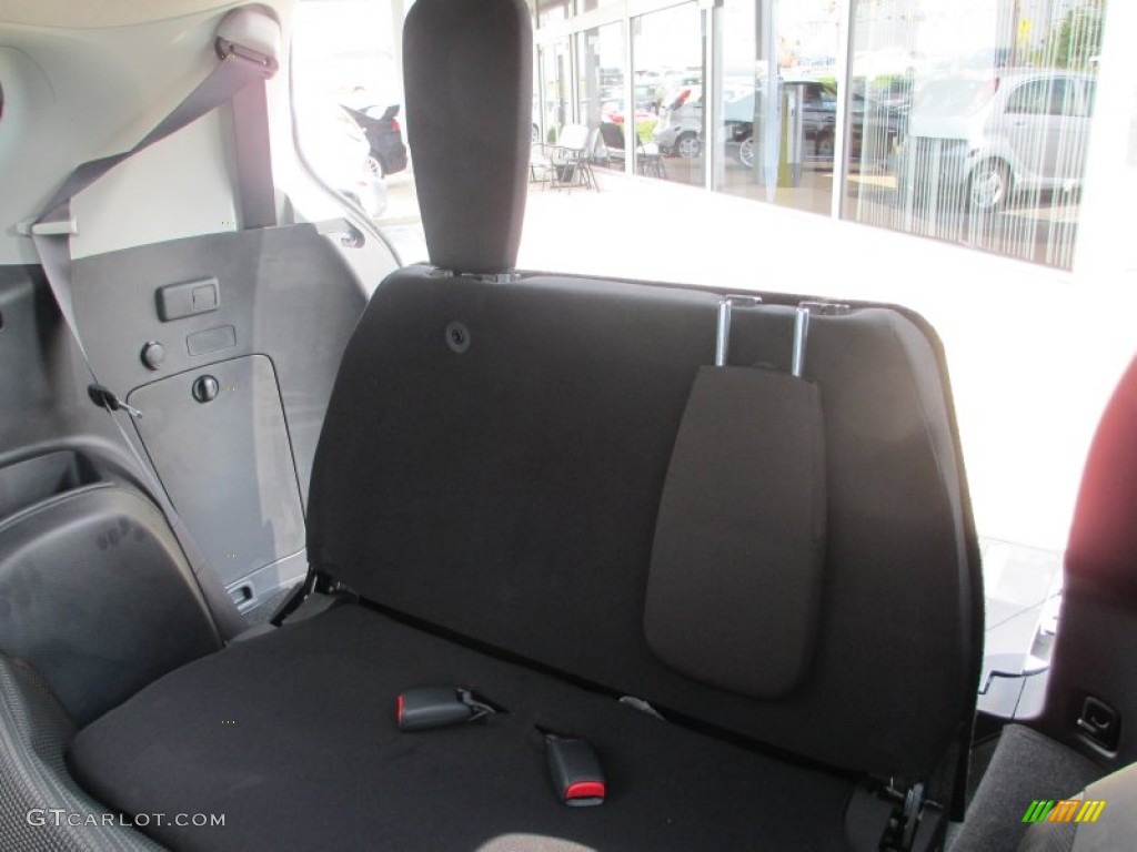 2012 Outlander SE - Graphite Gray Metallic / Black photo #27