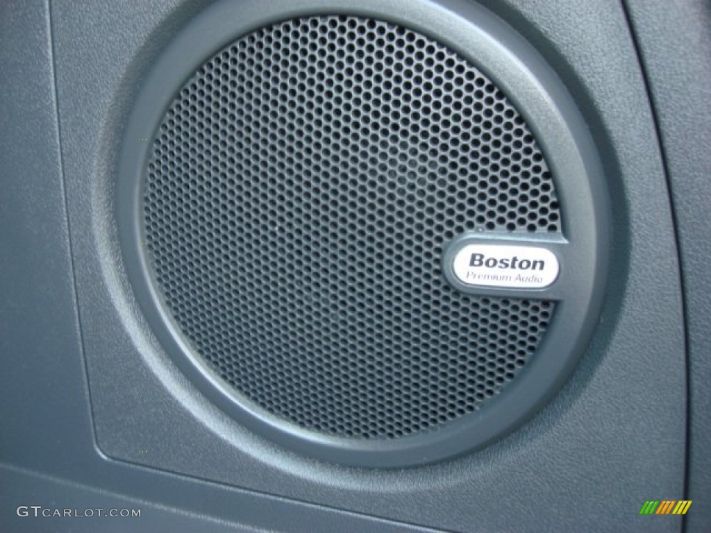 2009 Dodge Caliber R/T Audio System Photos