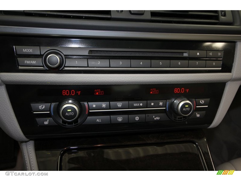 2011 BMW 5 Series 528i Sedan Controls Photo #68735539