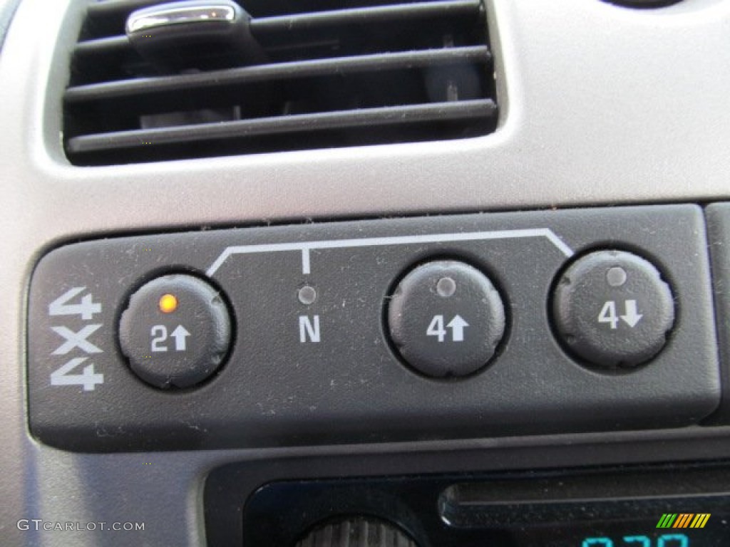 2007 Chevrolet Colorado LT Regular Cab 4x4 Controls Photo #68737513
