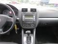 Black - Jetta SE Sedan Photo No. 13