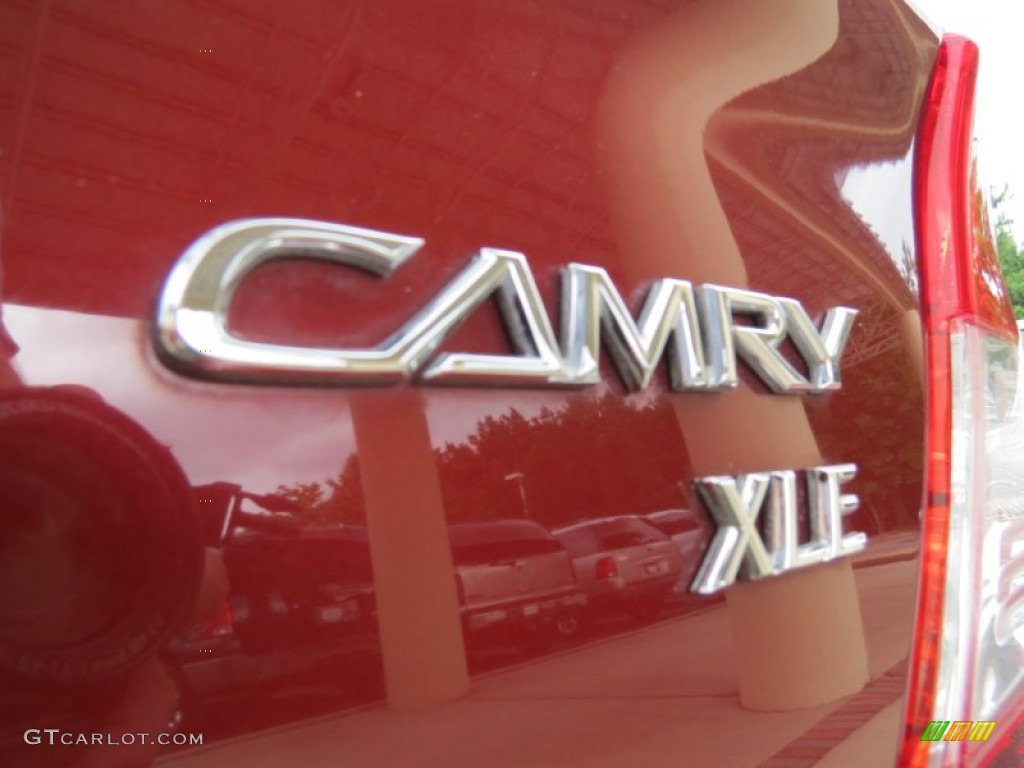 2002 Toyota Camry XLE Marks and Logos Photos
