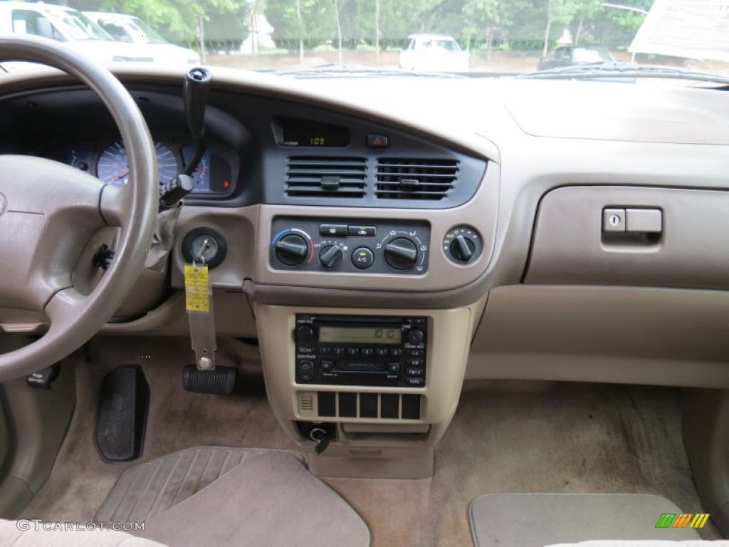 2002 Sienna CE - Vintage Red Pearl / Oak photo #11