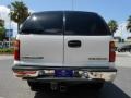 Summit White - Suburban 2500 LT 4x4 Photo No. 4