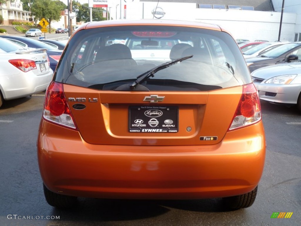2006 Aveo LS Hatchback - Spicy Orange / Charcoal photo #2