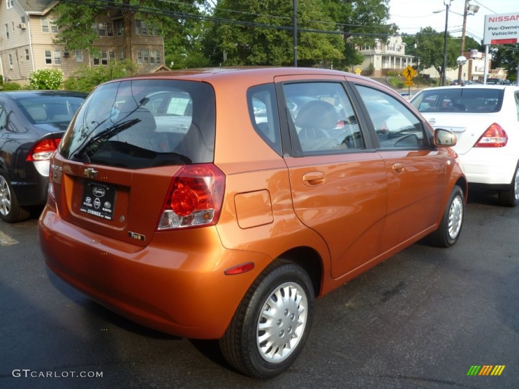 2006 Aveo LS Hatchback - Spicy Orange / Charcoal photo #4