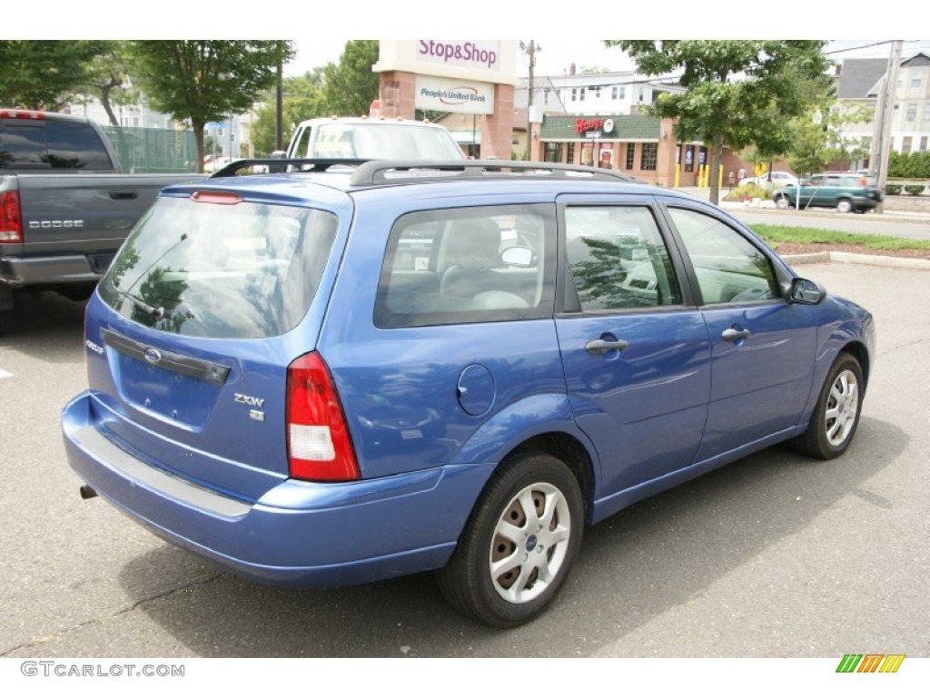 2005 Focus ZXW SES Wagon - Sonic Blue Metallic / Dark Flint/Light Flint photo #4