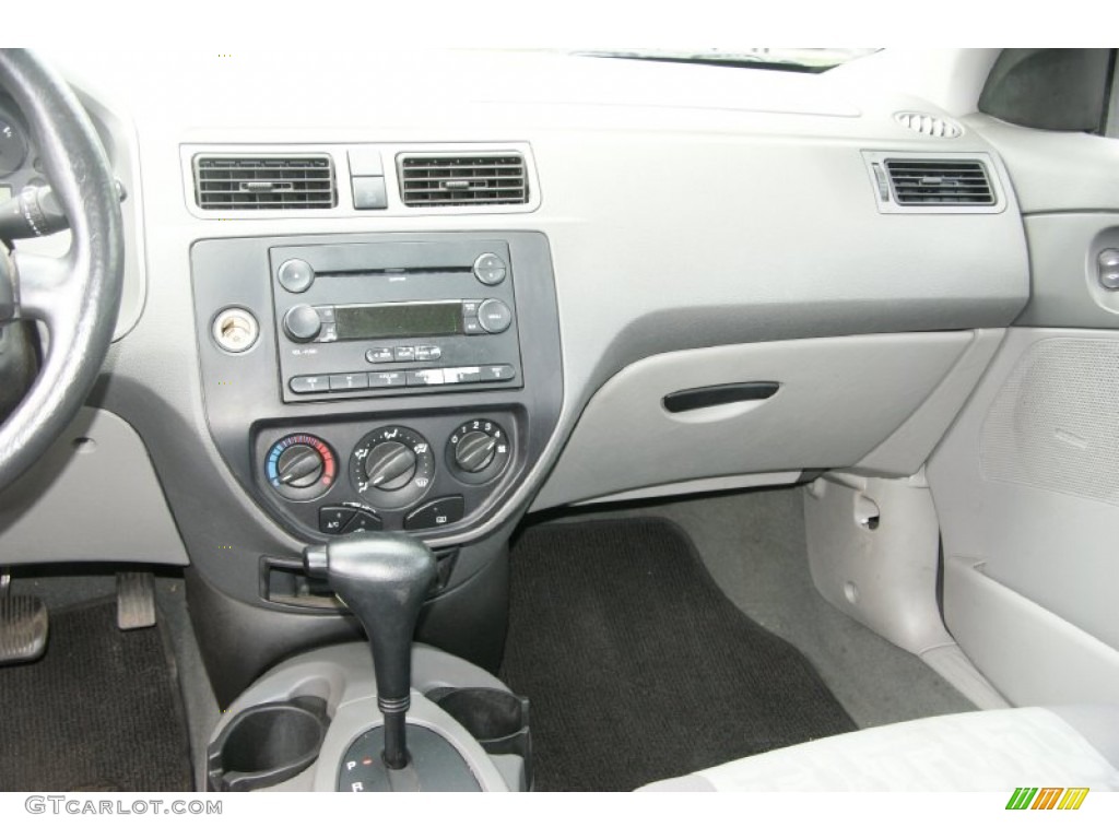 2005 Focus ZXW SES Wagon - Sonic Blue Metallic / Dark Flint/Light Flint photo #16