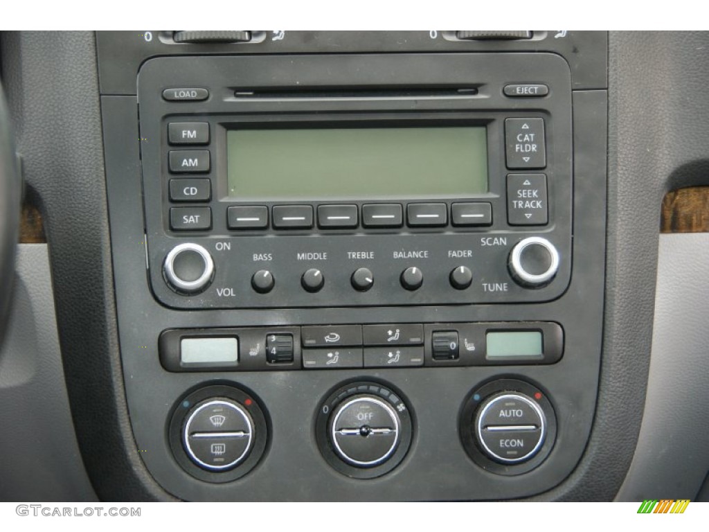 2006 Volkswagen Jetta 2.0T Sedan Audio System Photos